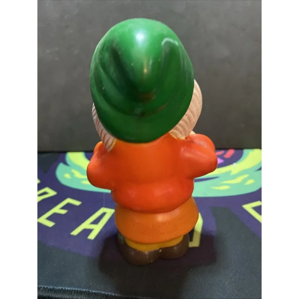 VINTAGE DISNEY SNOW WHITE'S DWARF SNEEZY RUBBER VINYL SQUEAKY DOLL TOY